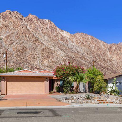52125 Avenida Cortez in La Quinta, CA - Building Photo