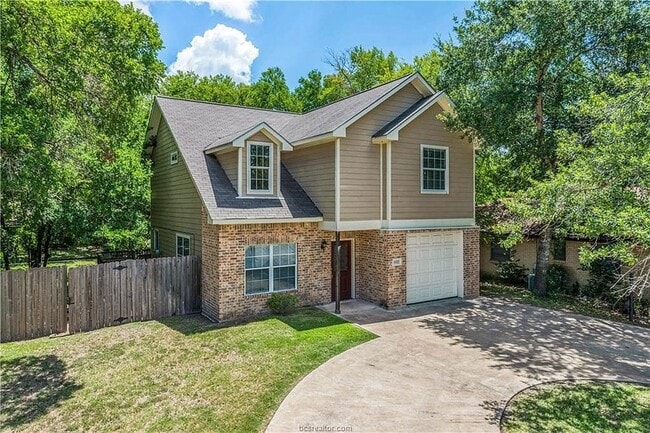 1403 Medina Dr in College Station, TX - Foto de edificio - Building Photo