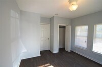 2211 Davis St photo'