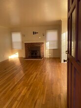 655 E Fountain Way in Fresno, CA - Building Photo - Building Photo