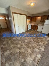 522 NE Churchill St in Lee's Summit, MO - Building Photo - Building Photo