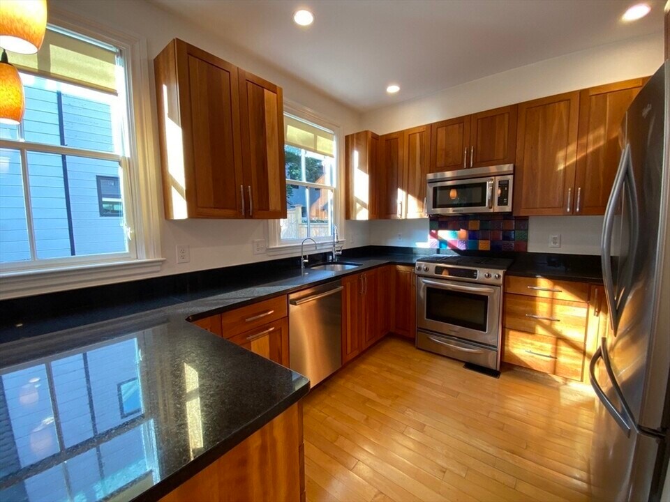 267 Norfolk St, Unit #267 in Cambridge, MA - Foto de edificio