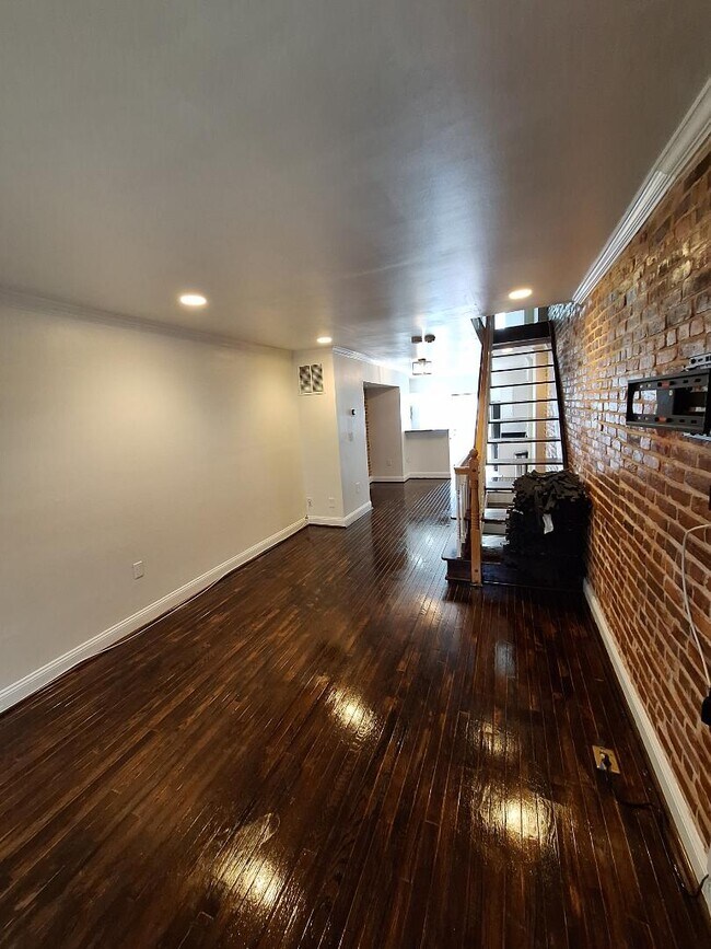 1012 S Robinson St in Baltimore, MD - Building Photo - Building Photo