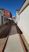 4333 Coyote Crest Ct in Las Vegas, NV - Building Photo - Building Photo