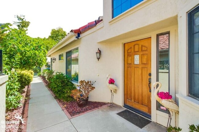 2565 Holly Valley Dr in Vista, CA - Building Photo - Building Photo