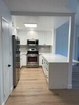 4477 Woodman Ave, Unit Woodman Villas #209 in Sherman Oaks, CA - Building Photo
