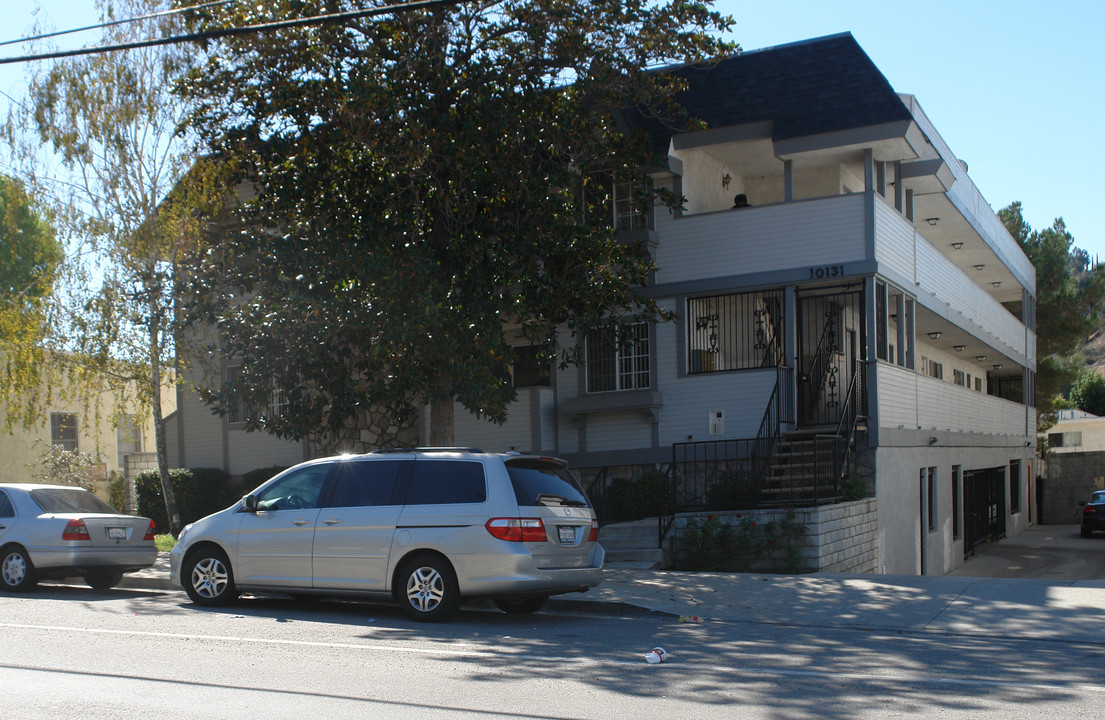 10131 Tujunga Canyon Blvd in Tujunga, CA - Building Photo