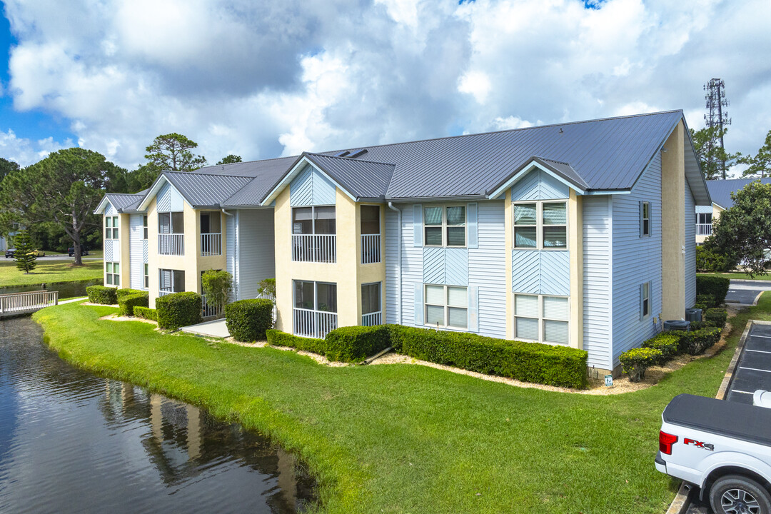 Indigio Pines Condominiums in Daytona Beach, FL - Building Photo