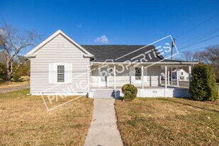 322 Moir St in Eden, NC - Building Photo