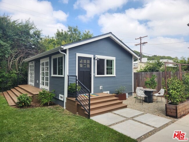 property at 605 S Orange Dr