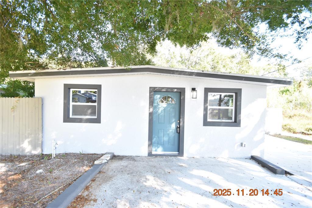 825 Lincoln Ave in Tarpon Springs, FL - Building Photo