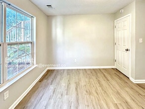 2730 Sand Lake Ct in College Park, GA - Building Photo - Building Photo