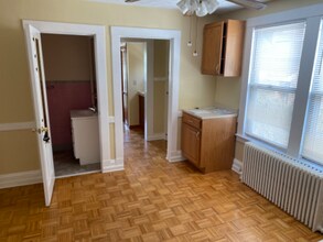 18 Clearview Ave in West Hartford, CT - Foto de edificio - Building Photo