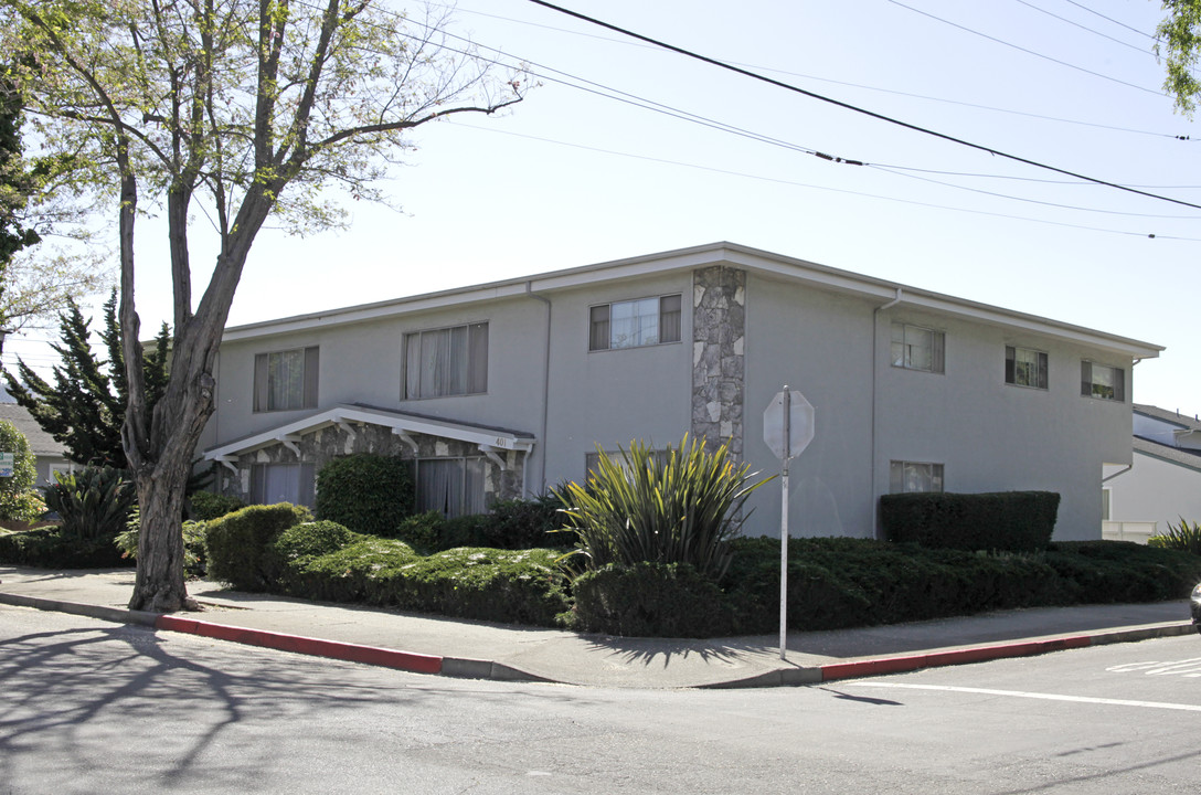 401 Joaquin Ave in San Leandro, CA - Foto de edificio