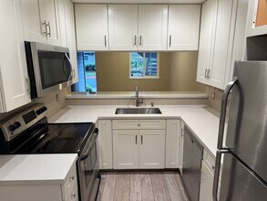 510 Canyon Oaks Dr in Oakland, CA - Foto de edificio - Building Photo