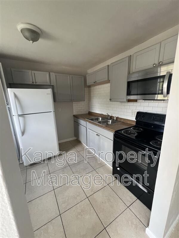 property at 3206 Louisiana Ave