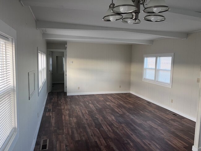 446 Road 11 in Powell, WY - Foto de edificio - Building Photo