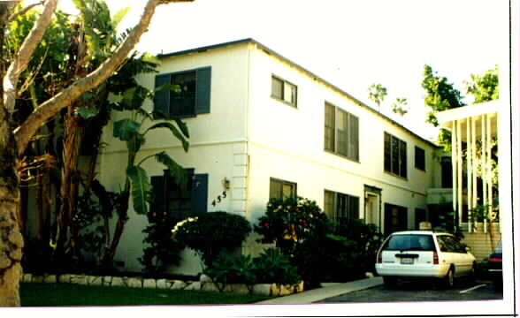 455 S Oakhurst Dr in Beverly Hills, CA - Foto de edificio - Building Photo