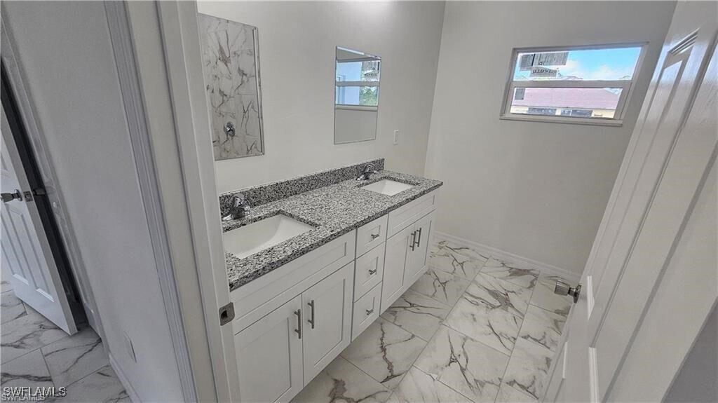 612 Kleinart Dr in Lehigh Acres, FL - Building Photo