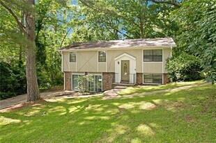 4690 Big Valley Ct in Stone Mountain, GA - Building Photo