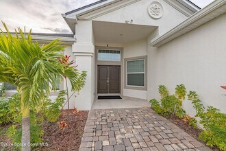 382 Eldron Blvd NE in Palm Bay, FL - Building Photo - Building Photo