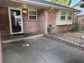 805 W 8th St in Edmond, OK - Building Photo - Building Photo