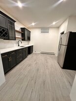 105 Deer Park Rd in Dix Hills, NY - Building Photo