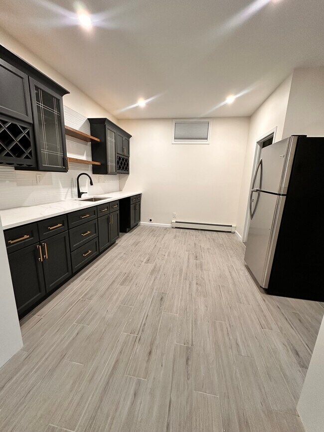 105 Deer Park Rd in Dix Hills, NY - Building Photo - Building Photo