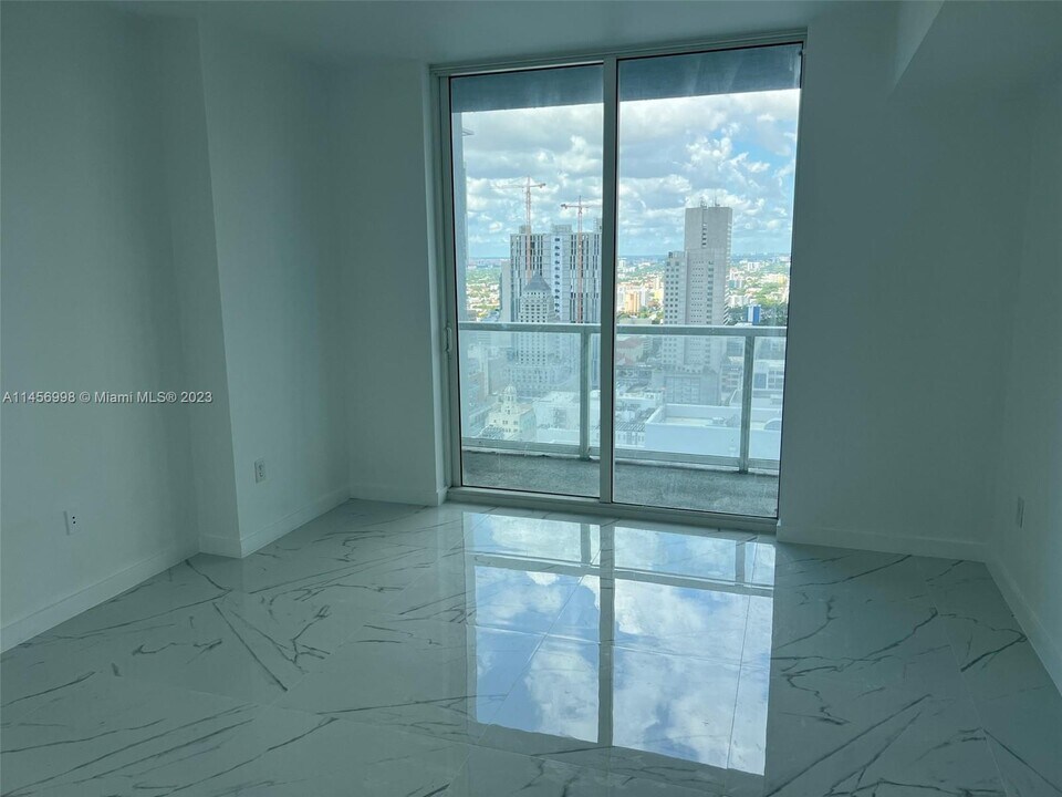 253 NE 2nd St, Unit 3804 in Miami, FL - Foto de edificio