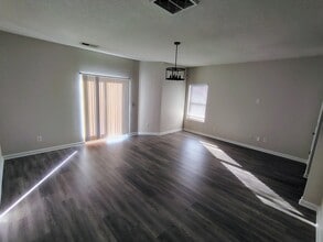 2261 Bigwood Trail in Atlanta, GA - Foto de edificio - Building Photo