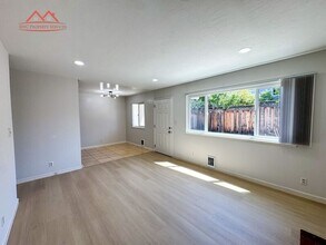 1578 Albatross Dr in Sunnyvale, CA - Building Photo - Building Photo