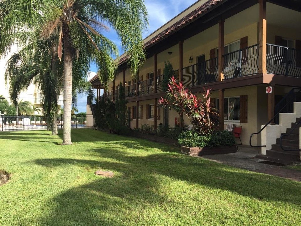 7 Oak St-Unit -209 in Cocoa, FL - Building Photo