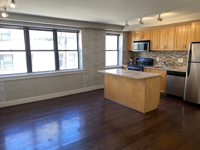 property at 212 Oakwood St SE
