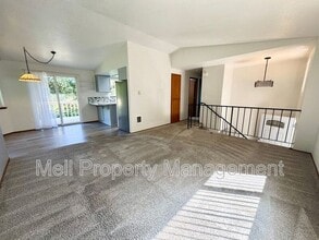 71 E Rainbow Dr in Shelton, WA - Building Photo - Building Photo