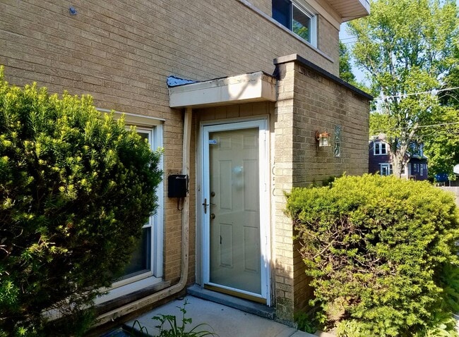 property at 1056 Des Plaines Ave