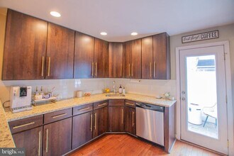 140 Mercy St in Philadelphia, PA - Building Photo - Building Photo