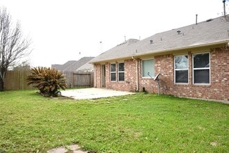 7526 Trail Hollow in Missouri City, TX - Building Photo - Building Photo