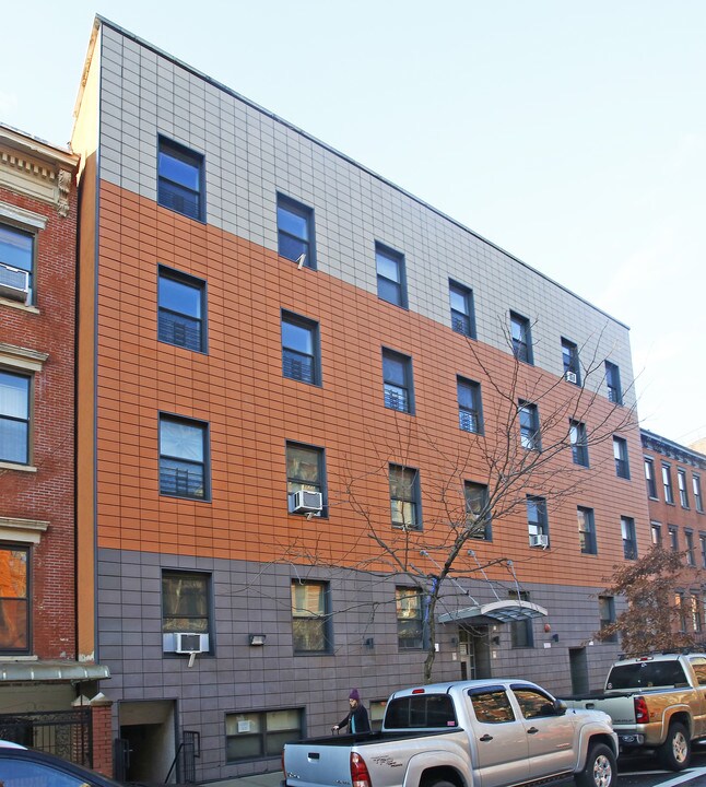 160 S 2nd St in Brooklyn, NY - Building Photo