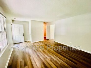 4612 Cabot Dr in Greensboro, NC - Foto de edificio - Building Photo