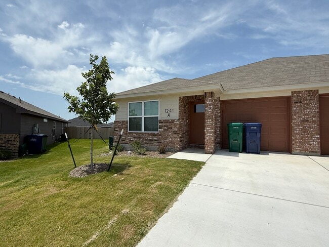 property at 1241 LEXINGTON Dr