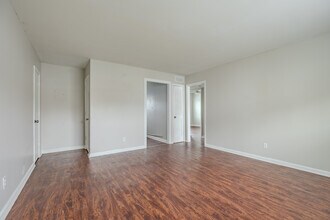 Azul Door Apartments in Forest Park, GA - Foto de edificio - Interior Photo