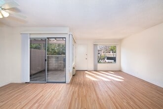 4898 Liverpool St, Unit 4898 in Yorba Linda, CA - Foto de edificio - Building Photo