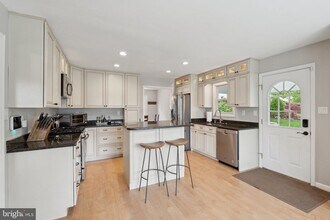 10901 Spurlock Ct in Fairfax, VA - Building Photo - Building Photo