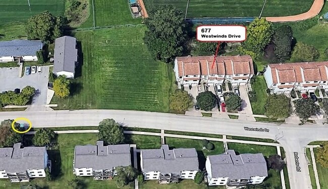 677 Westwinds Dr in Iowa City, IA - Building Photo - Building Photo