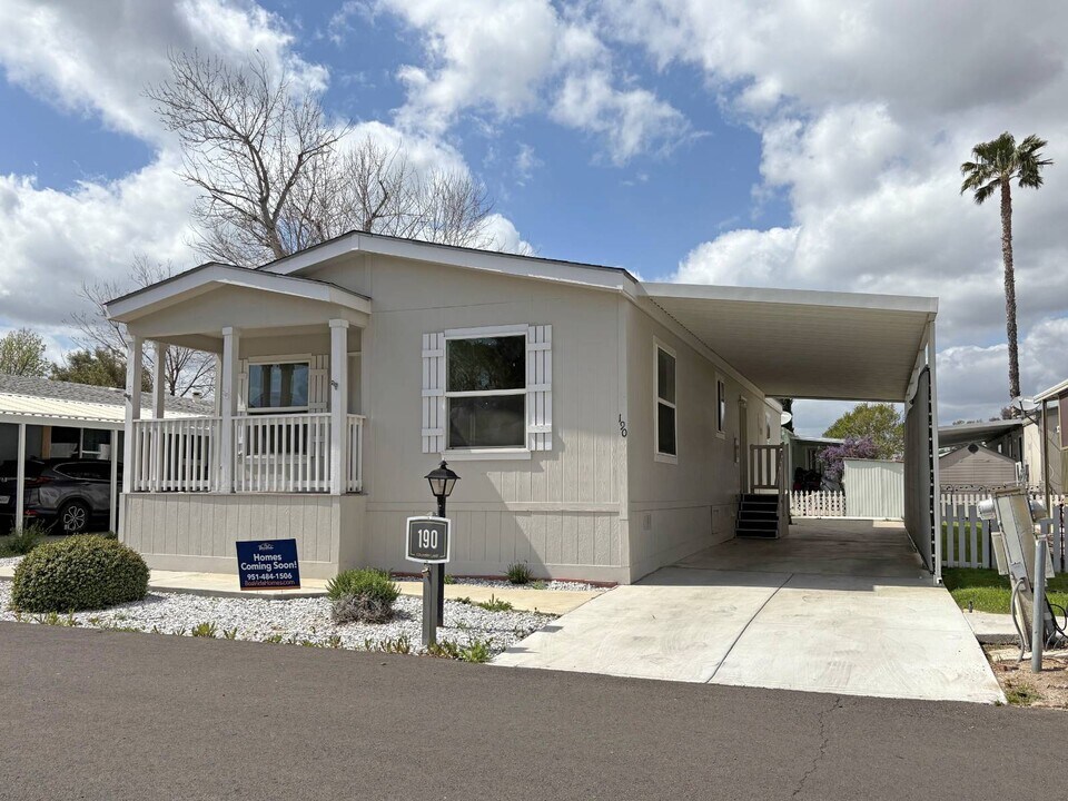 21100 State St in San Jacinto, CA - Building Photo