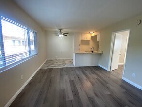 La Chateau in Long Beach, CA - Foto de edificio - Building Photo