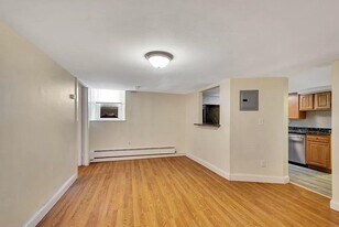28 Braemore Rd in Boston, MA - Building Photo