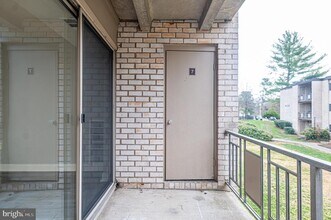 12211 Braxfield Ct in Rockville, MD - Building Photo - Building Photo