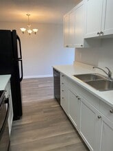 Palisades Manor in Edmonton, AB - Building Photo - Building Photo