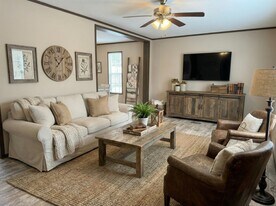 11747 Cascade Cir in Romeo, MI - Building Photo